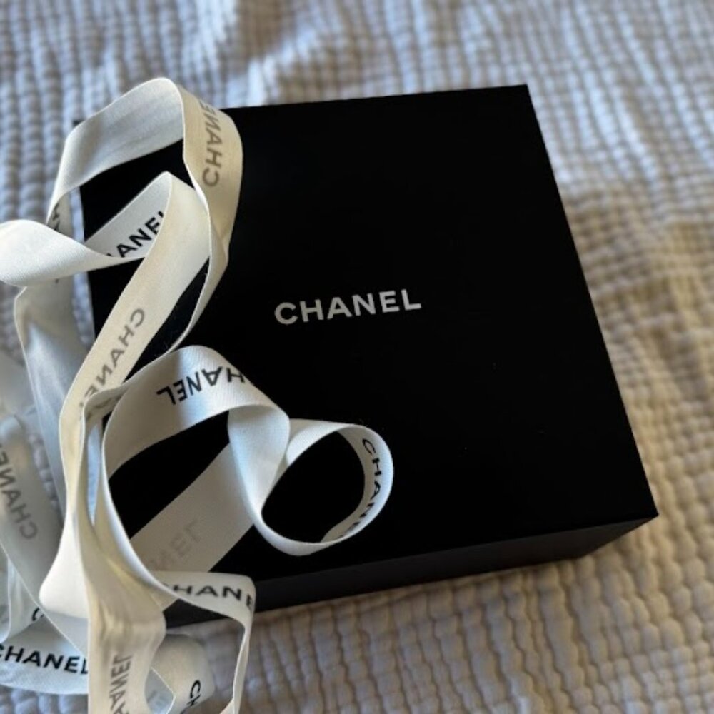 Authentic Chanel Gift Box Empty Flower Ribbon Organizing Storage 7.5 x 7.5 x 7.5